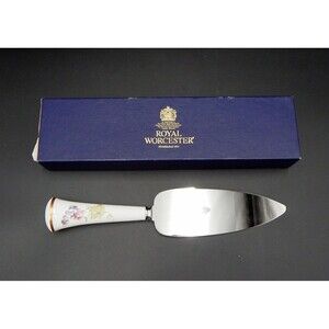 Royal Worcester Grape Vine Harvest Sheffield Stainless Cake Slice